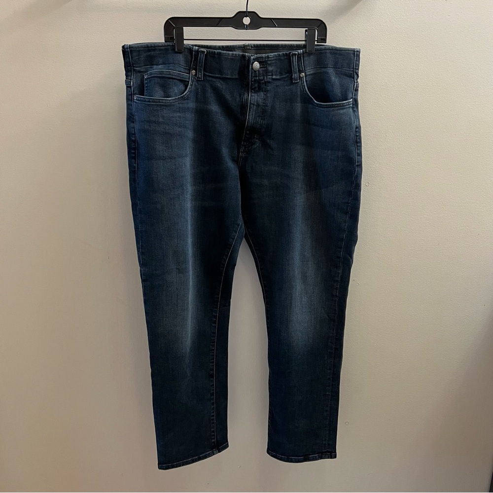 Men's Lee® Extreme Motion MVP Straight-Leg Slim-Fit Jeans Size 40x30 - Picture 3 of 6
